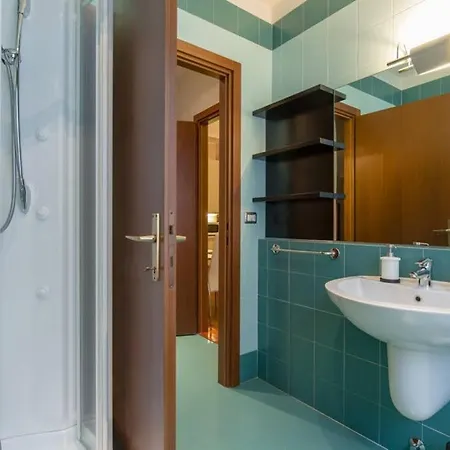 Comfortable Behind Arena Di Apartment *